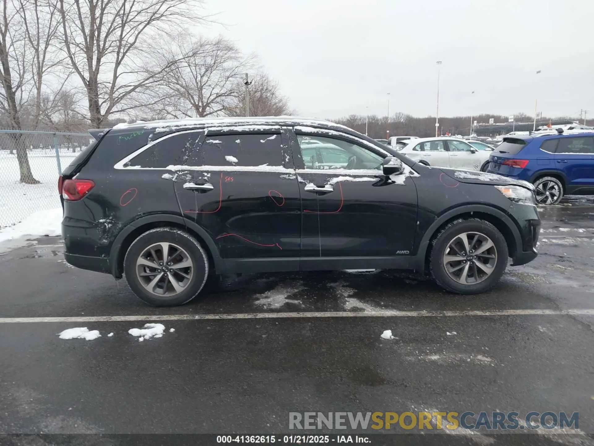 14 Photograph of a damaged car 5XYPHDA57KG452677 KIA SORENTO 2019