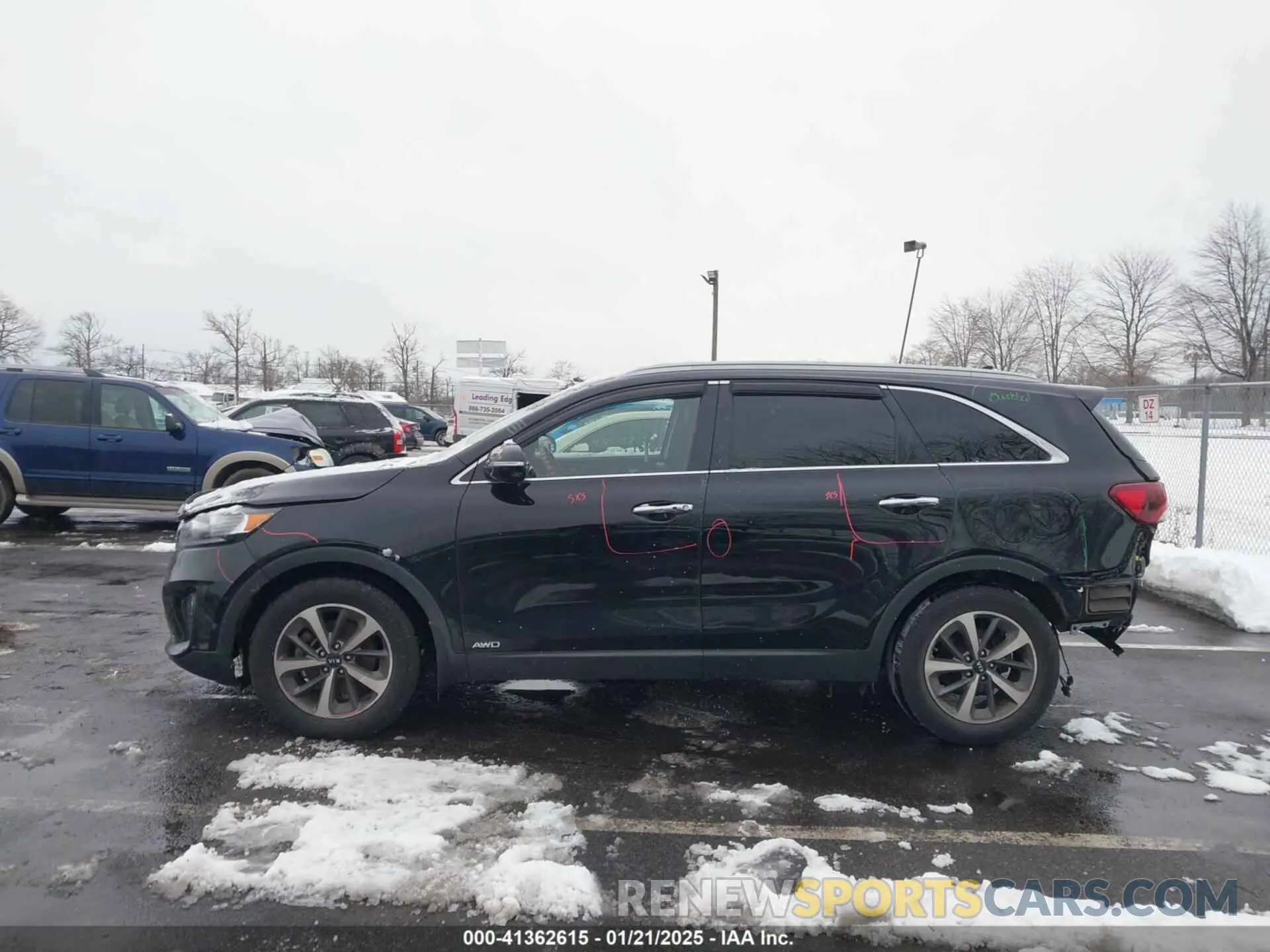 15 Photograph of a damaged car 5XYPHDA57KG452677 KIA SORENTO 2019