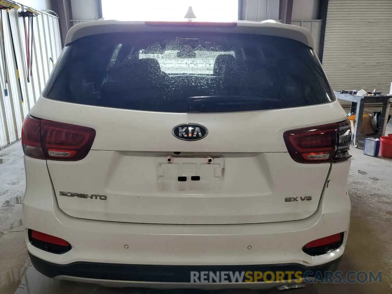 6 Photograph of a damaged car 5XYPHDA57KG465221 KIA SORENTO 2019