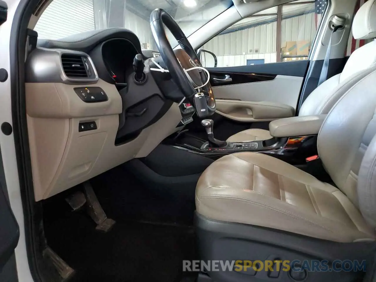 7 Photograph of a damaged car 5XYPHDA57KG465221 KIA SORENTO 2019
