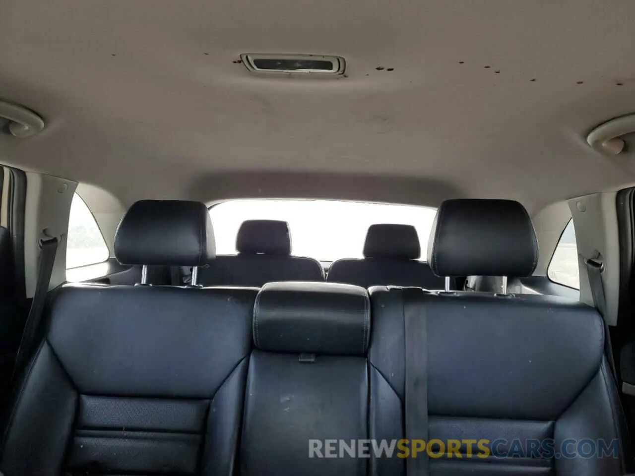 10 Photograph of a damaged car 5XYPHDA58KG501255 KIA SORENTO 2019