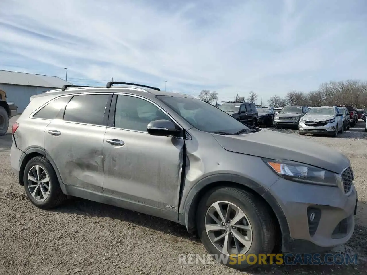 4 Photograph of a damaged car 5XYPHDA58KG501255 KIA SORENTO 2019