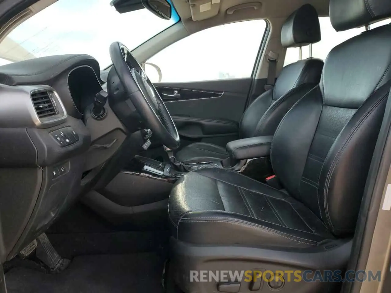 7 Photograph of a damaged car 5XYPHDA58KG501255 KIA SORENTO 2019