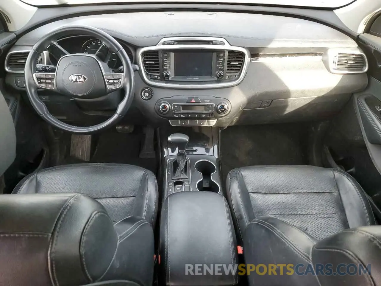 8 Photograph of a damaged car 5XYPHDA58KG501255 KIA SORENTO 2019