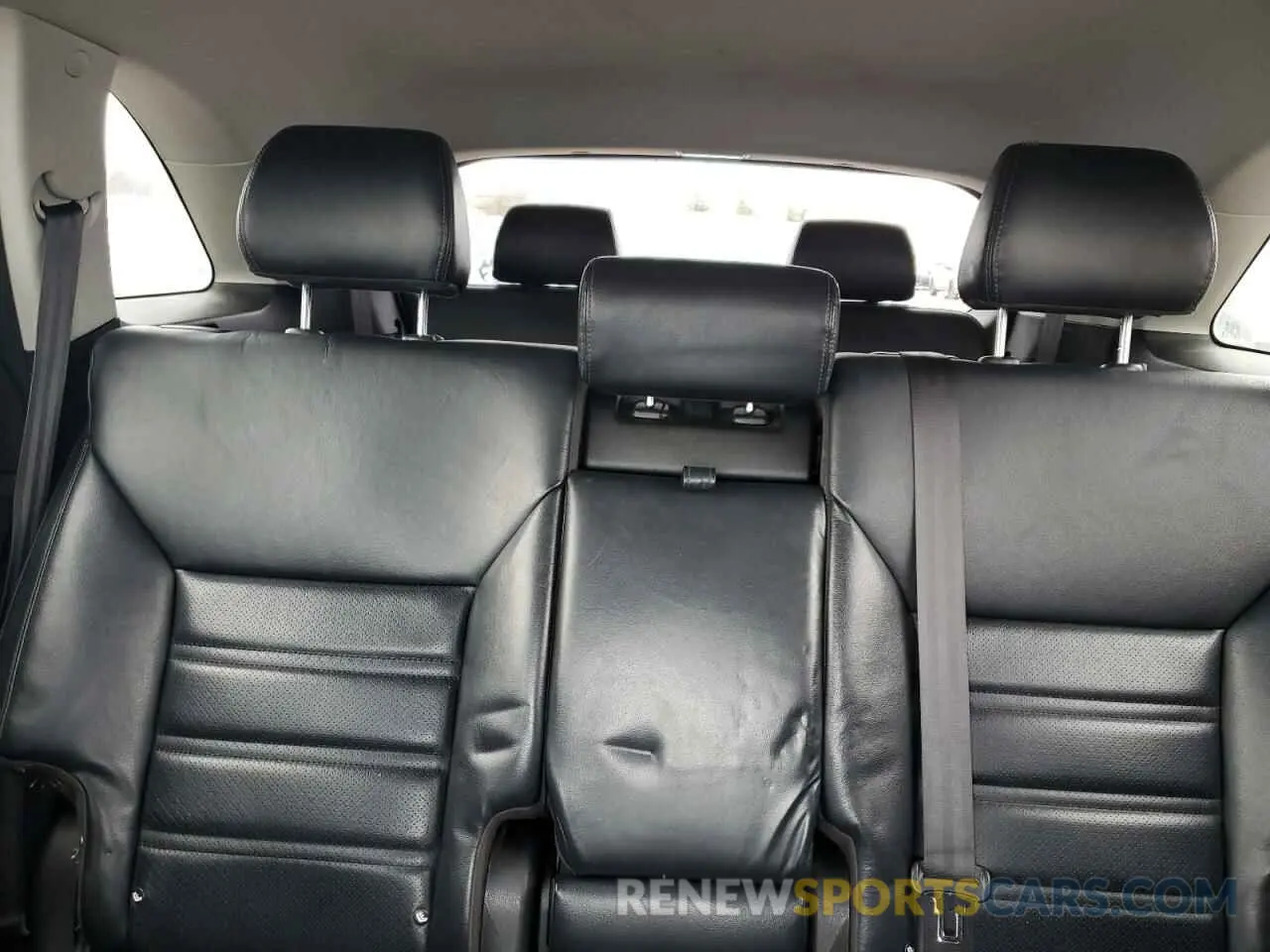 10 Photograph of a damaged car 5XYPHDA58KG588090 KIA SORENTO 2019
