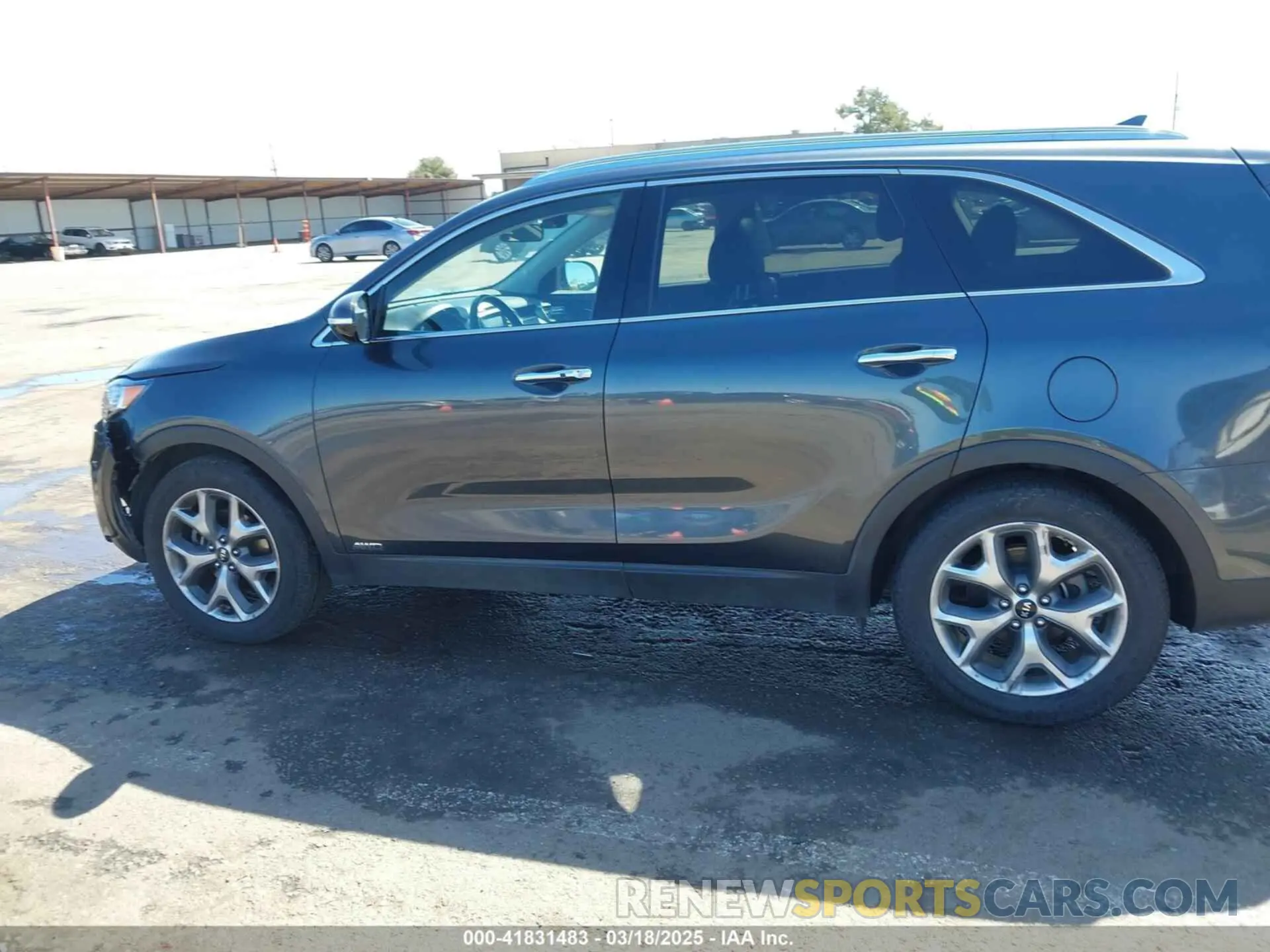 14 Photograph of a damaged car 5XYPHDA58KG608564 KIA SORENTO 2019