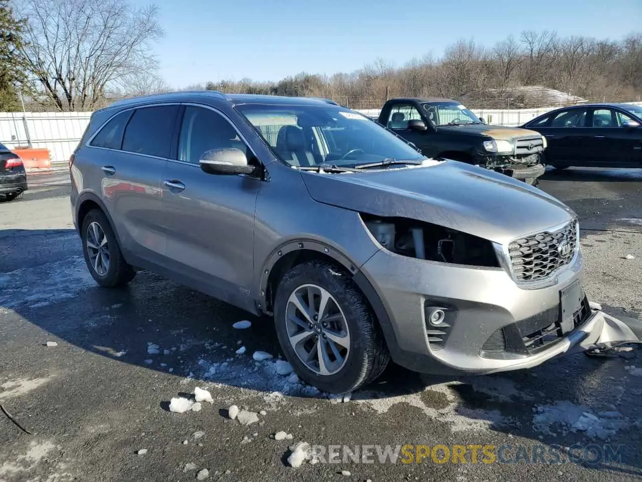 4 Photograph of a damaged car 5XYPHDA59KG474504 KIA SORENTO 2019