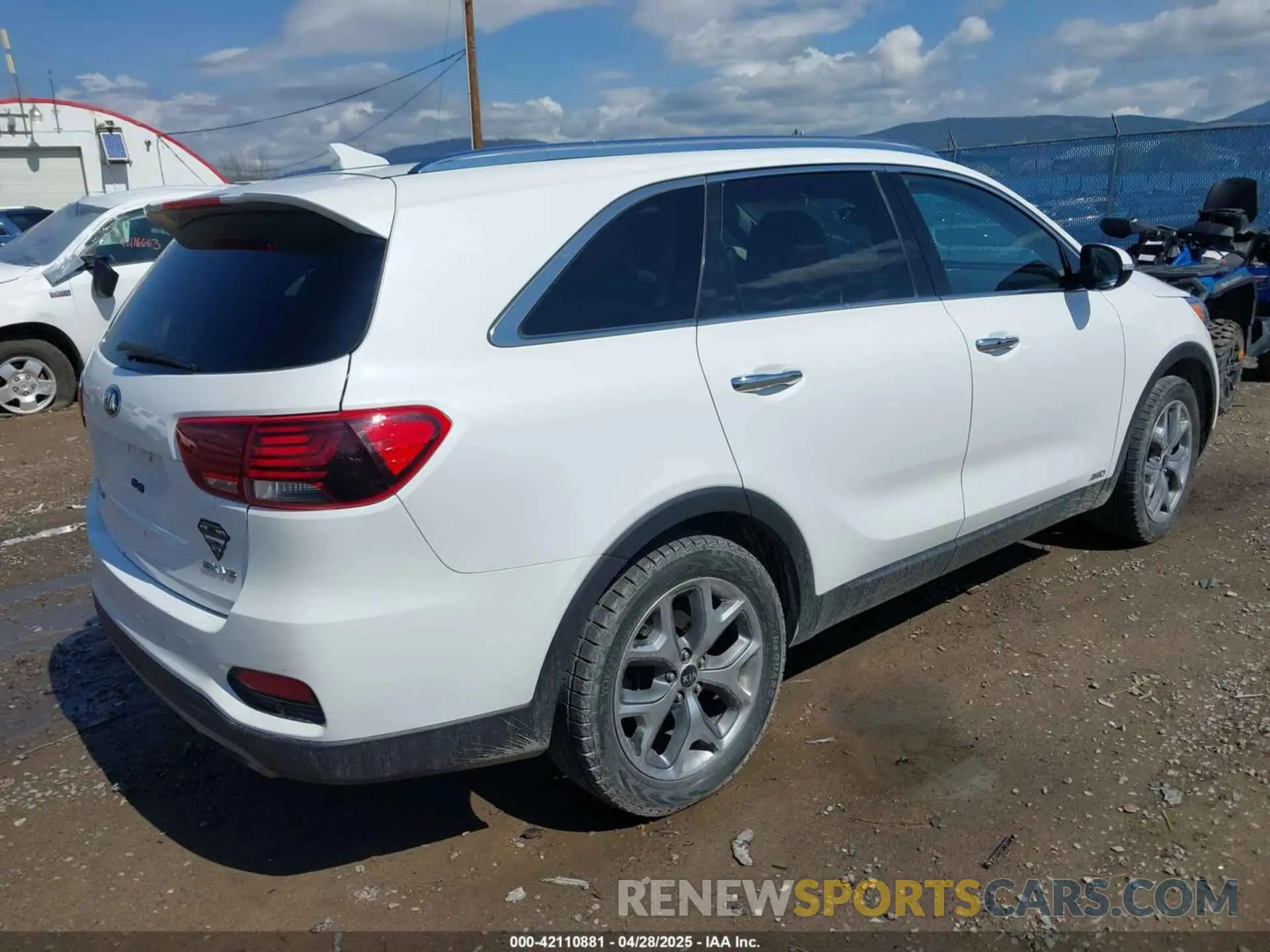 4 Photograph of a damaged car 5XYPHDA59KG606743 KIA SORENTO 2019