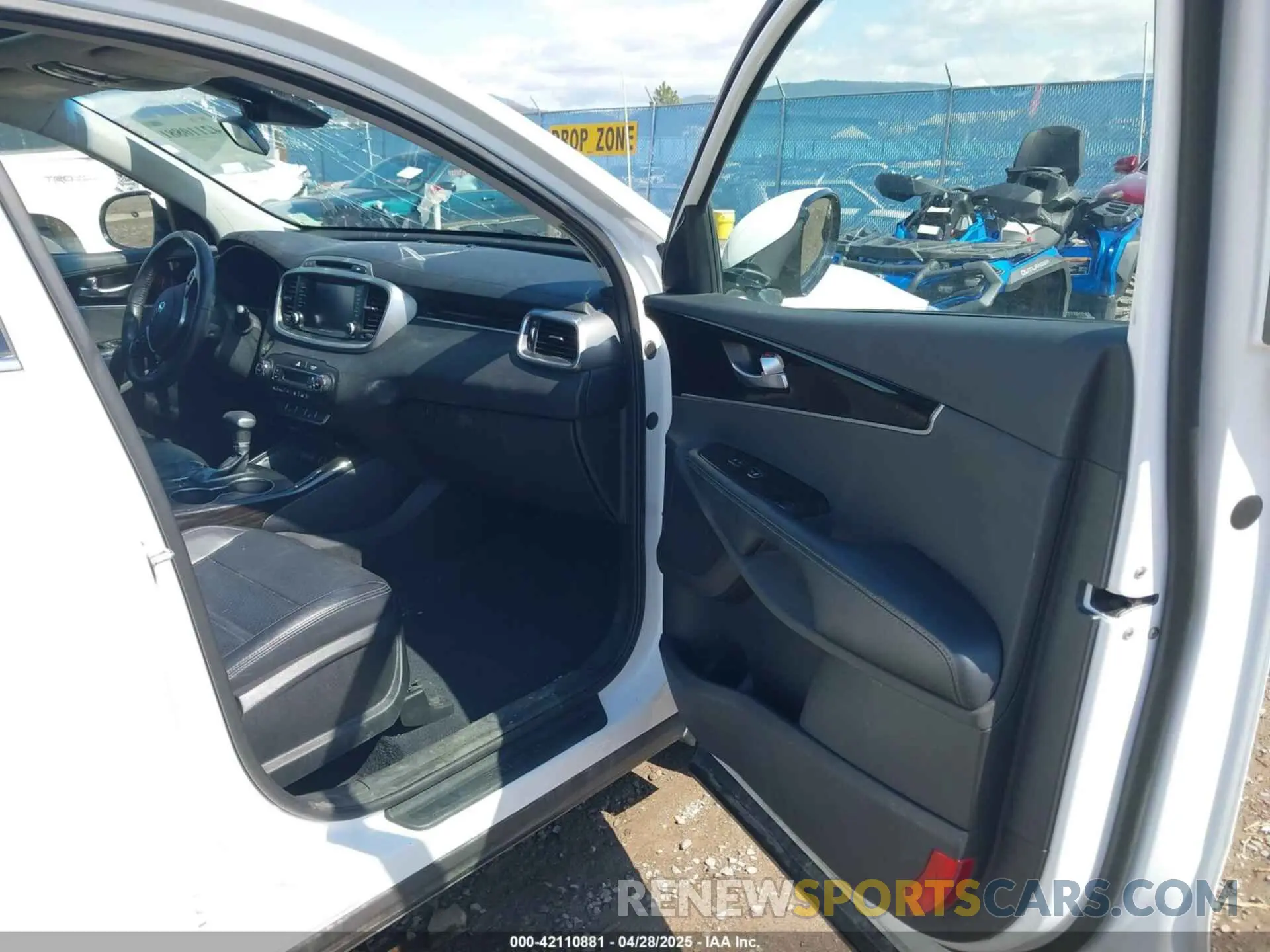 5 Photograph of a damaged car 5XYPHDA59KG606743 KIA SORENTO 2019