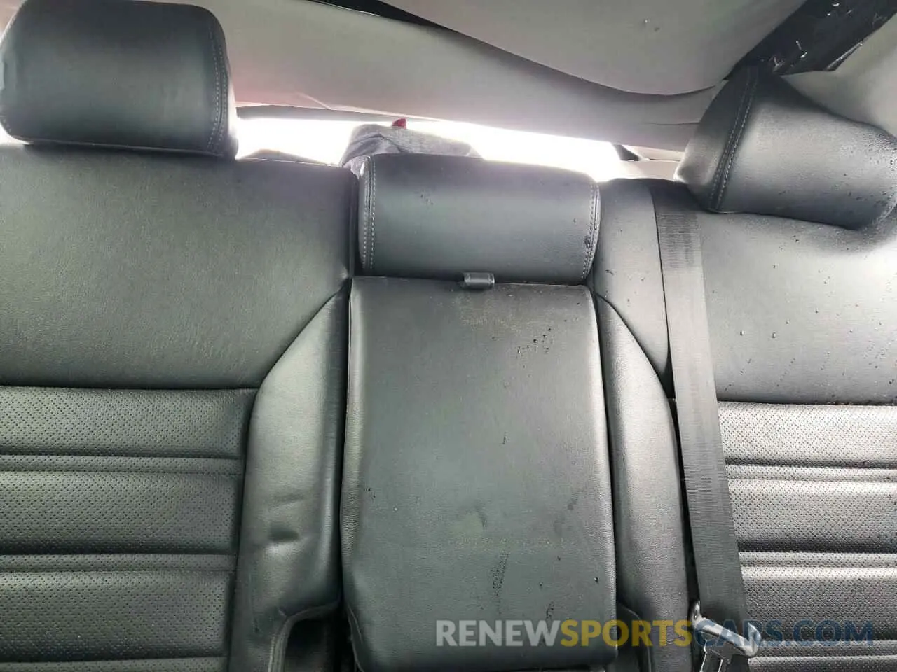 10 Photograph of a damaged car 5XYPHDA5XKG447571 KIA SORENTO 2019