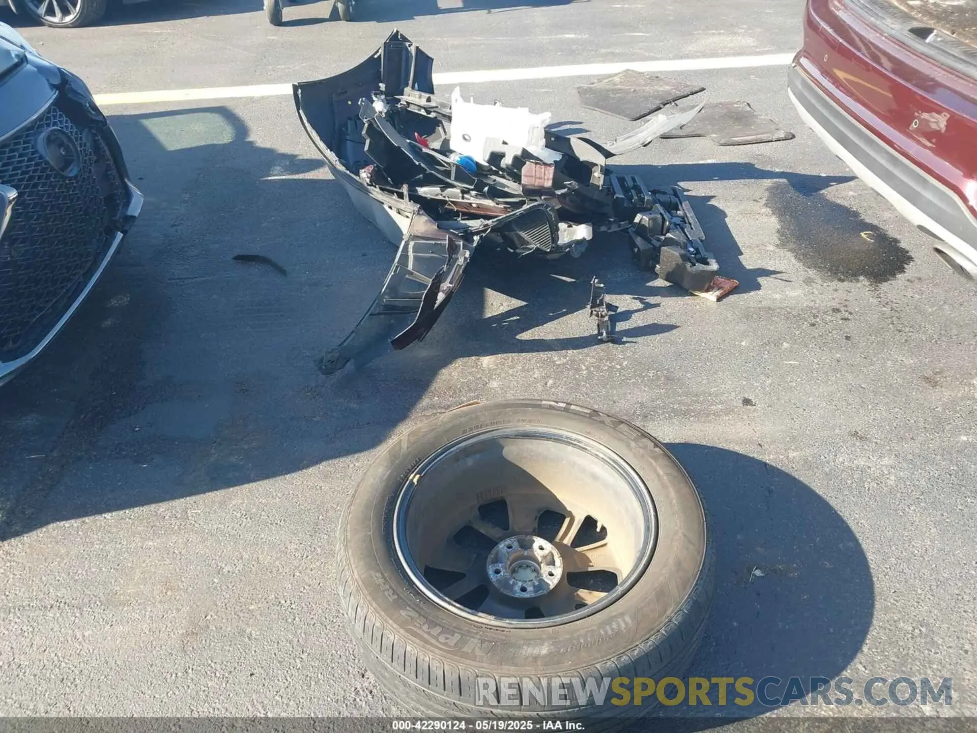 12 Photograph of a damaged car 5XYPHDA5XKG537867 KIA SORENTO 2019