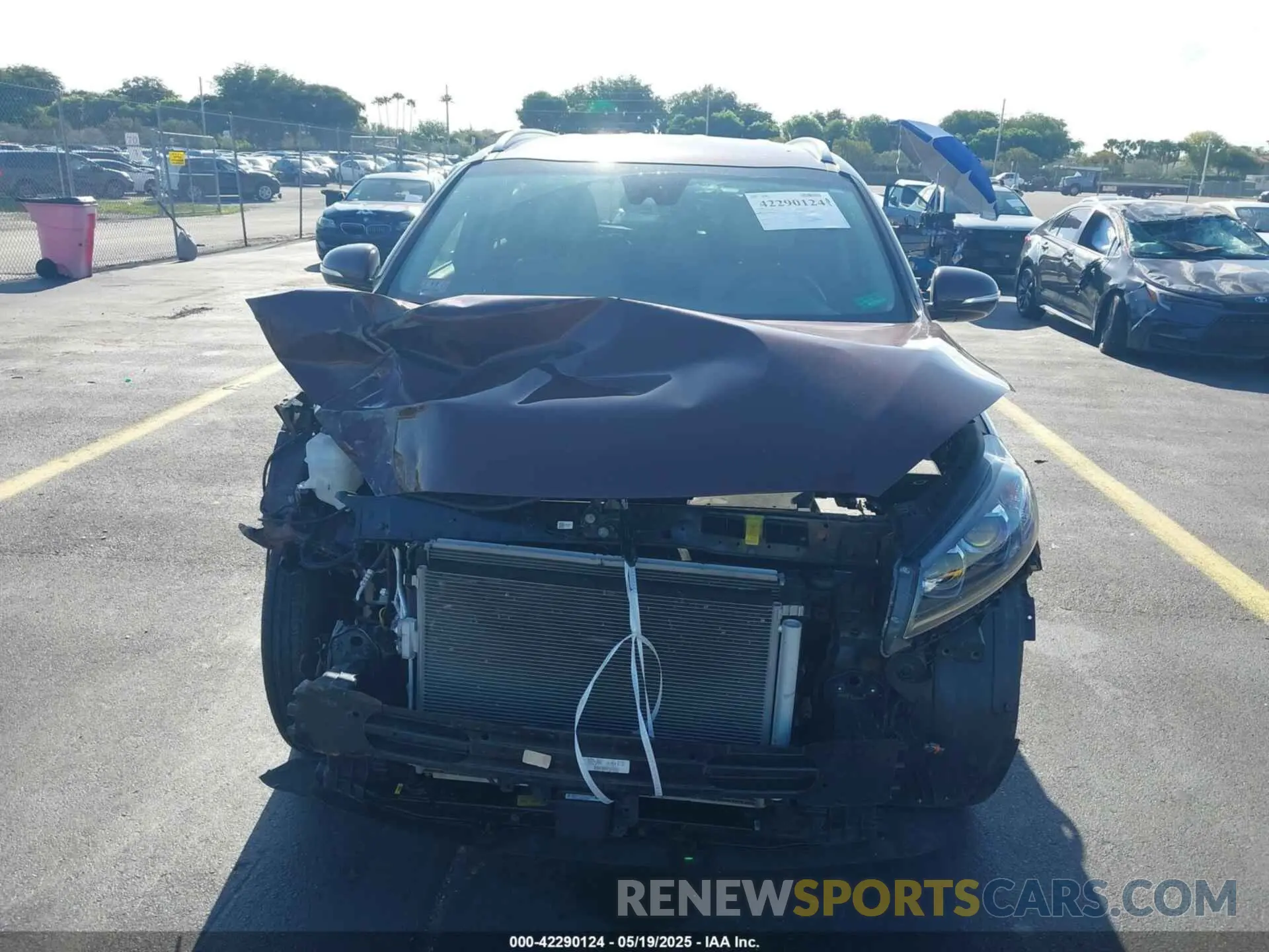 13 Photograph of a damaged car 5XYPHDA5XKG537867 KIA SORENTO 2019