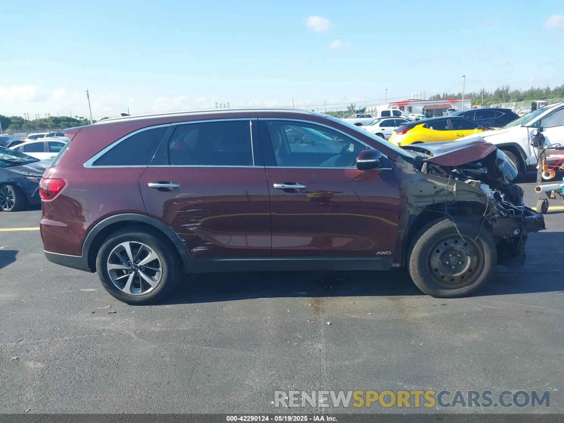 14 Photograph of a damaged car 5XYPHDA5XKG537867 KIA SORENTO 2019