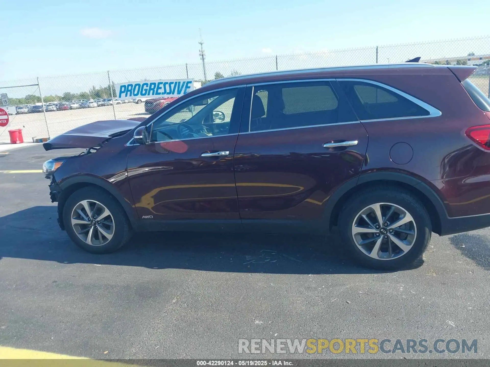 15 Photograph of a damaged car 5XYPHDA5XKG537867 KIA SORENTO 2019
