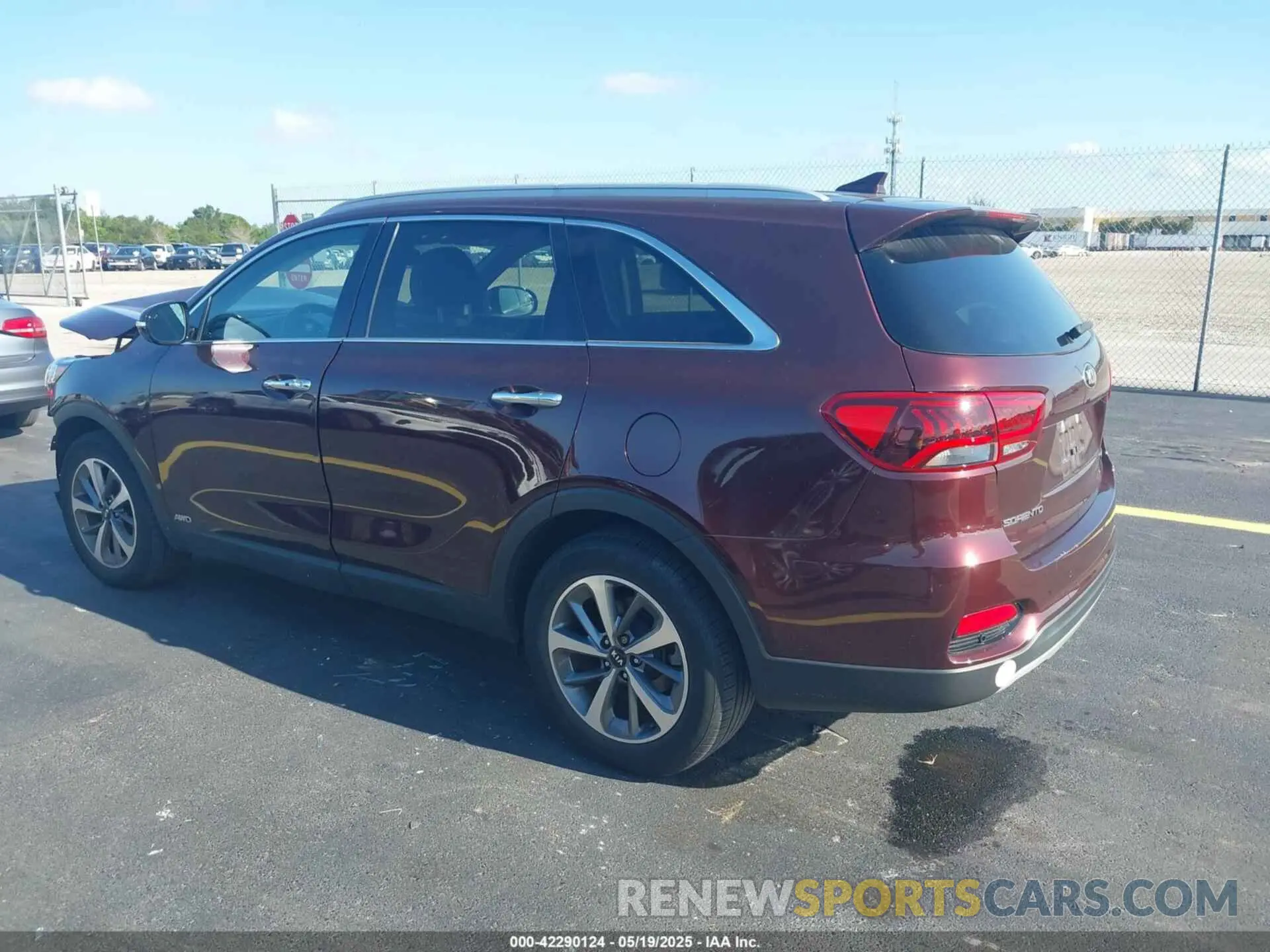 3 Photograph of a damaged car 5XYPHDA5XKG537867 KIA SORENTO 2019