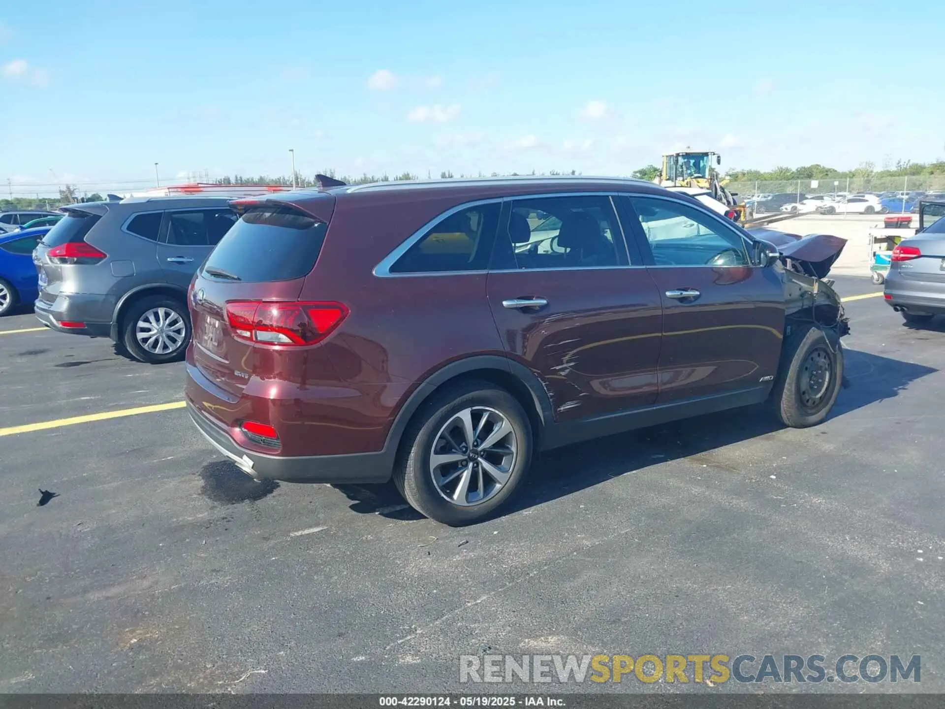 4 Photograph of a damaged car 5XYPHDA5XKG537867 KIA SORENTO 2019