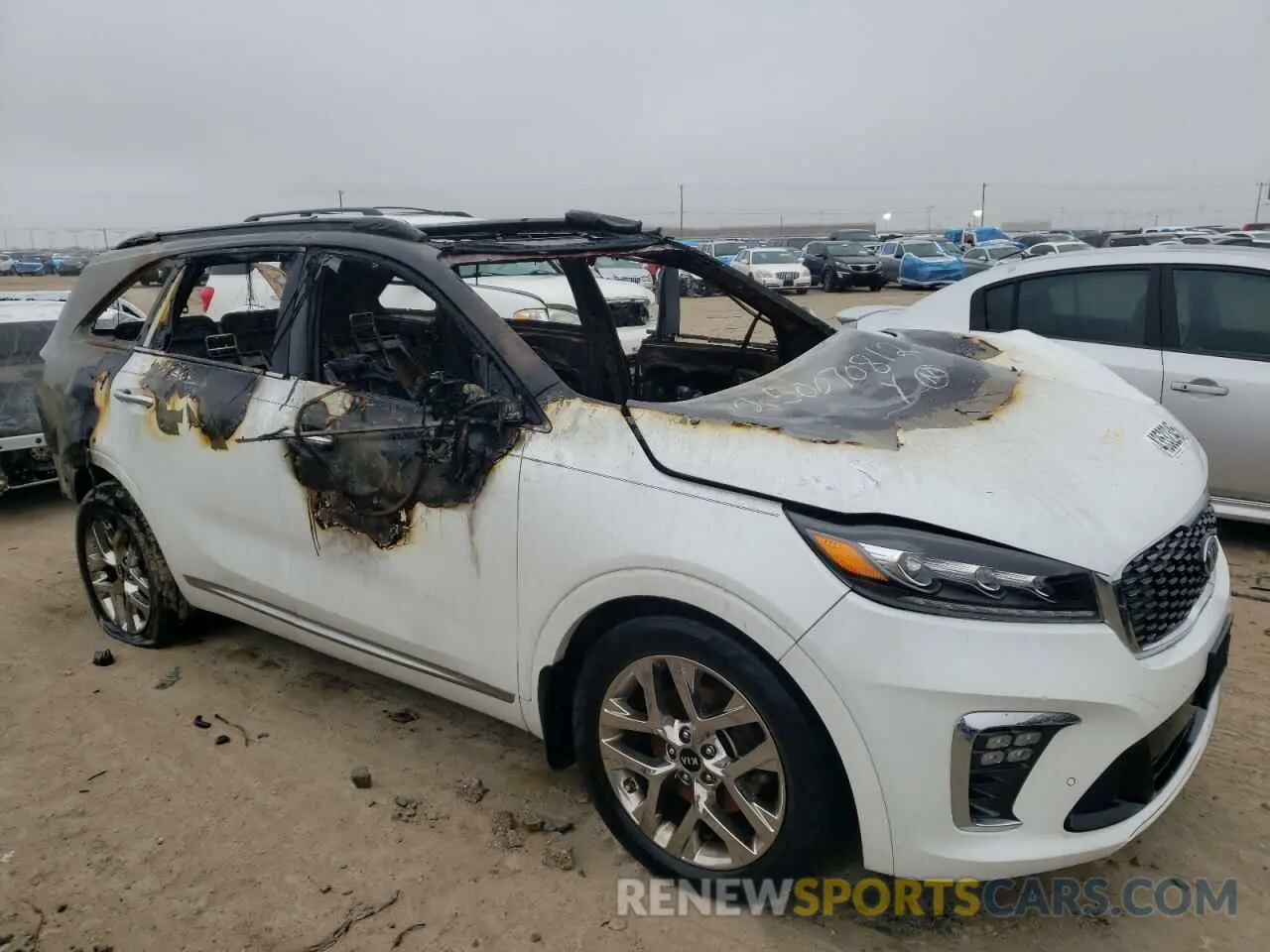 4 Photograph of a damaged car 5XYPK4A50KG473341 KIA SORENTO 2019