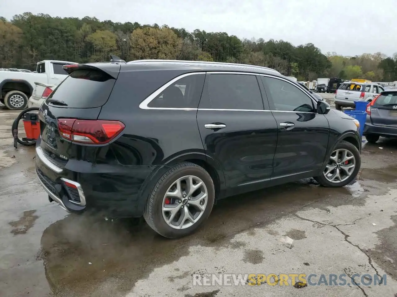 3 Photograph of a damaged car 5XYPK4A51KG454040 KIA SORENTO 2019