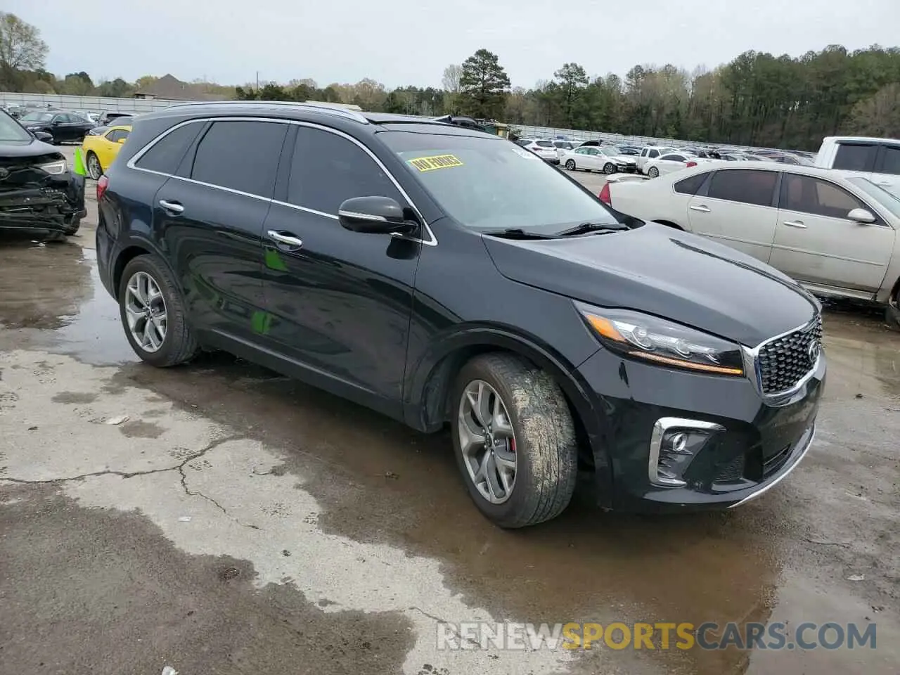 4 Photograph of a damaged car 5XYPK4A51KG454040 KIA SORENTO 2019