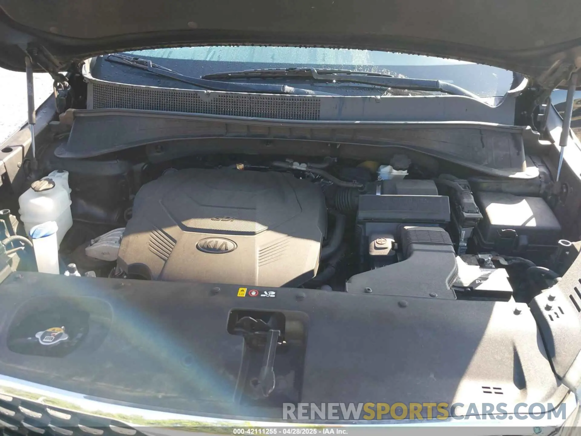 10 Photograph of a damaged car 5XYPK4A51KG553747 KIA SORENTO 2019