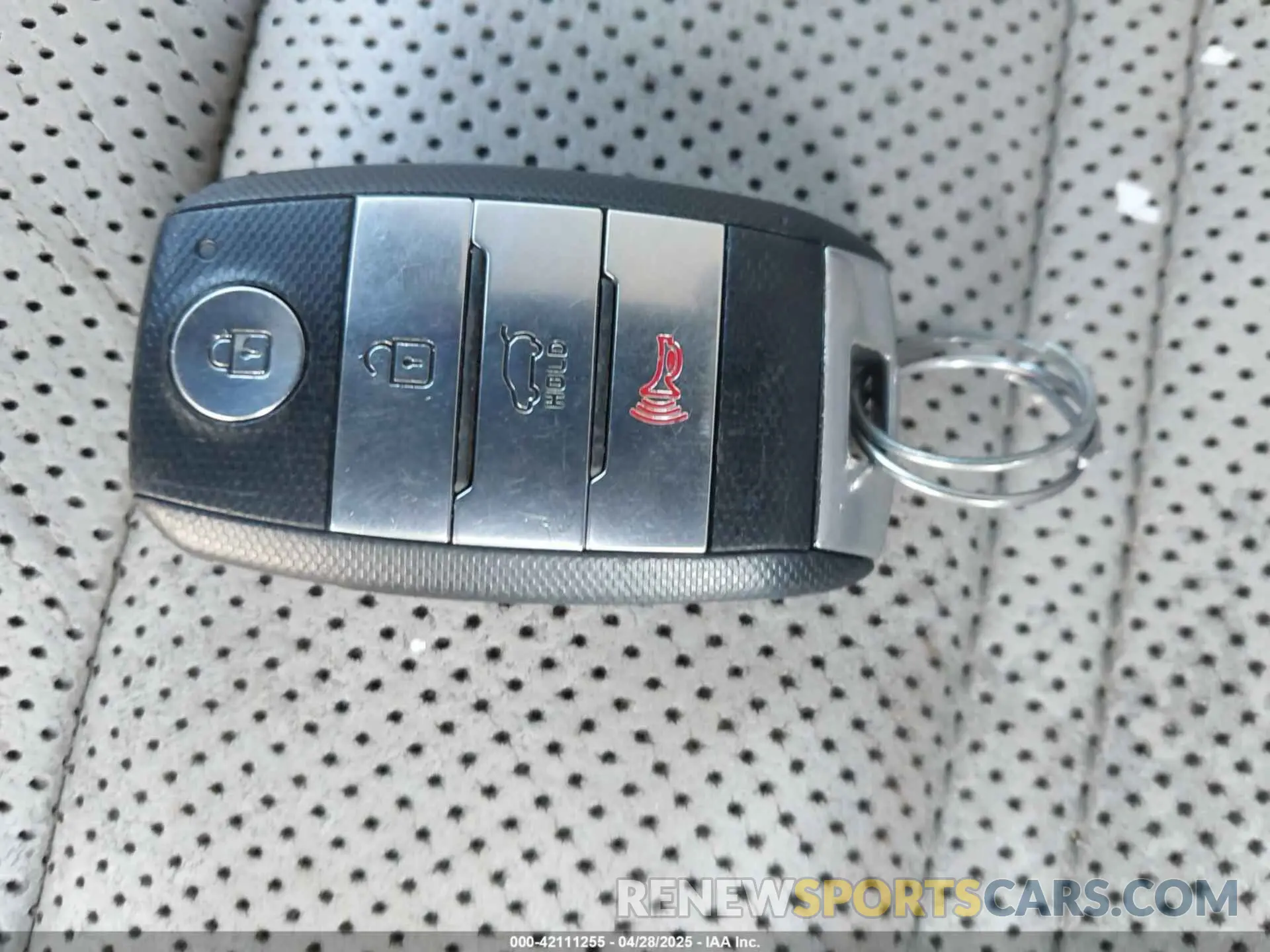 11 Photograph of a damaged car 5XYPK4A51KG553747 KIA SORENTO 2019