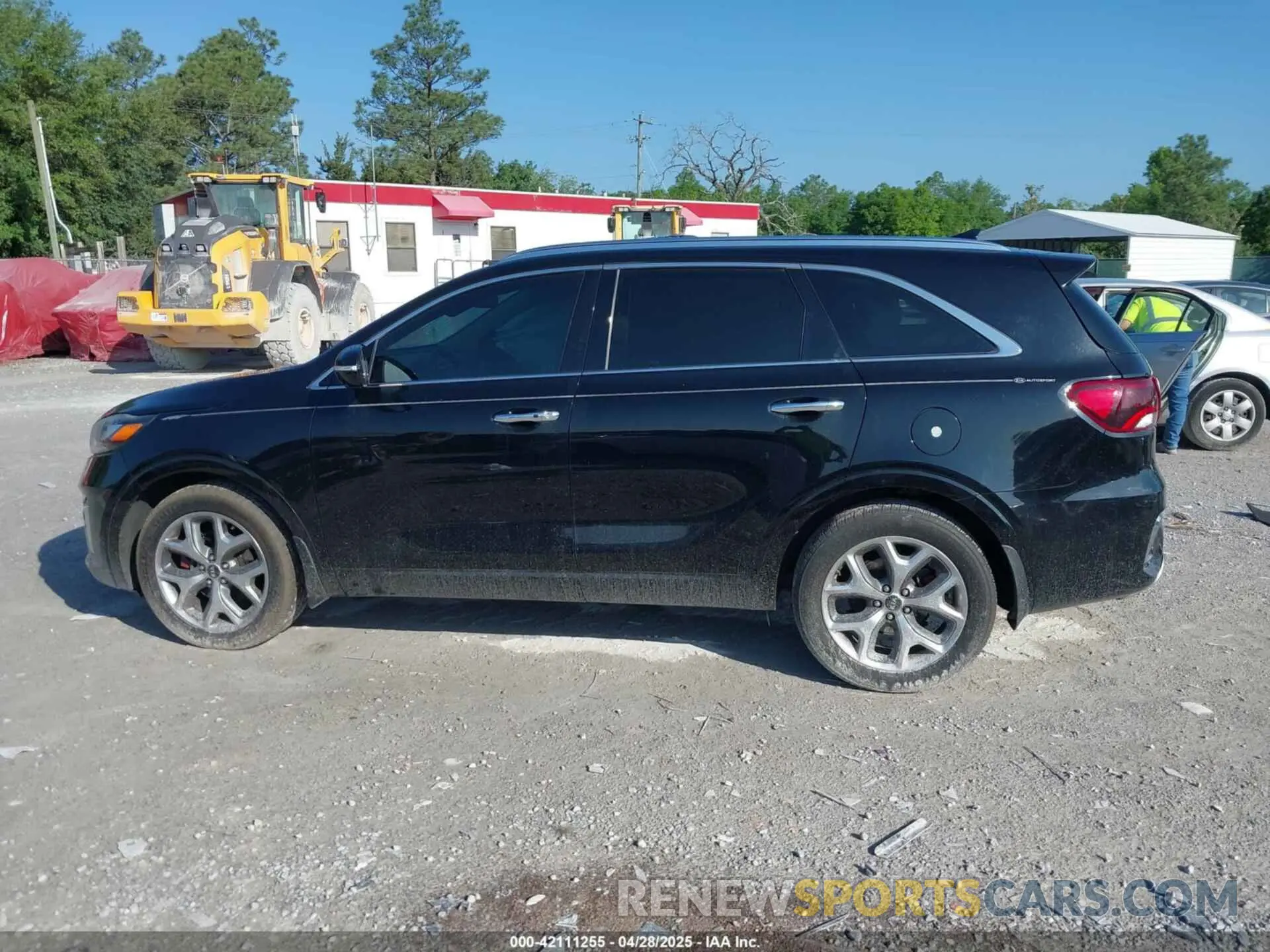 15 Photograph of a damaged car 5XYPK4A51KG553747 KIA SORENTO 2019