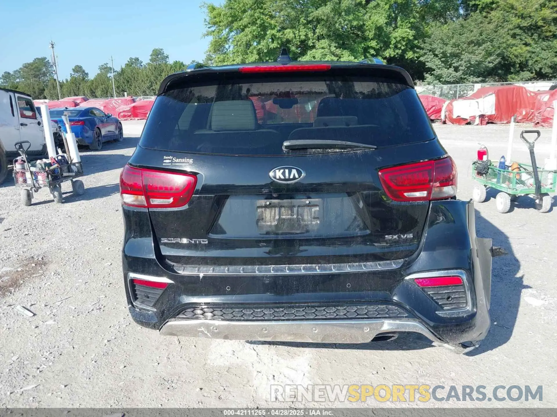 17 Photograph of a damaged car 5XYPK4A51KG553747 KIA SORENTO 2019