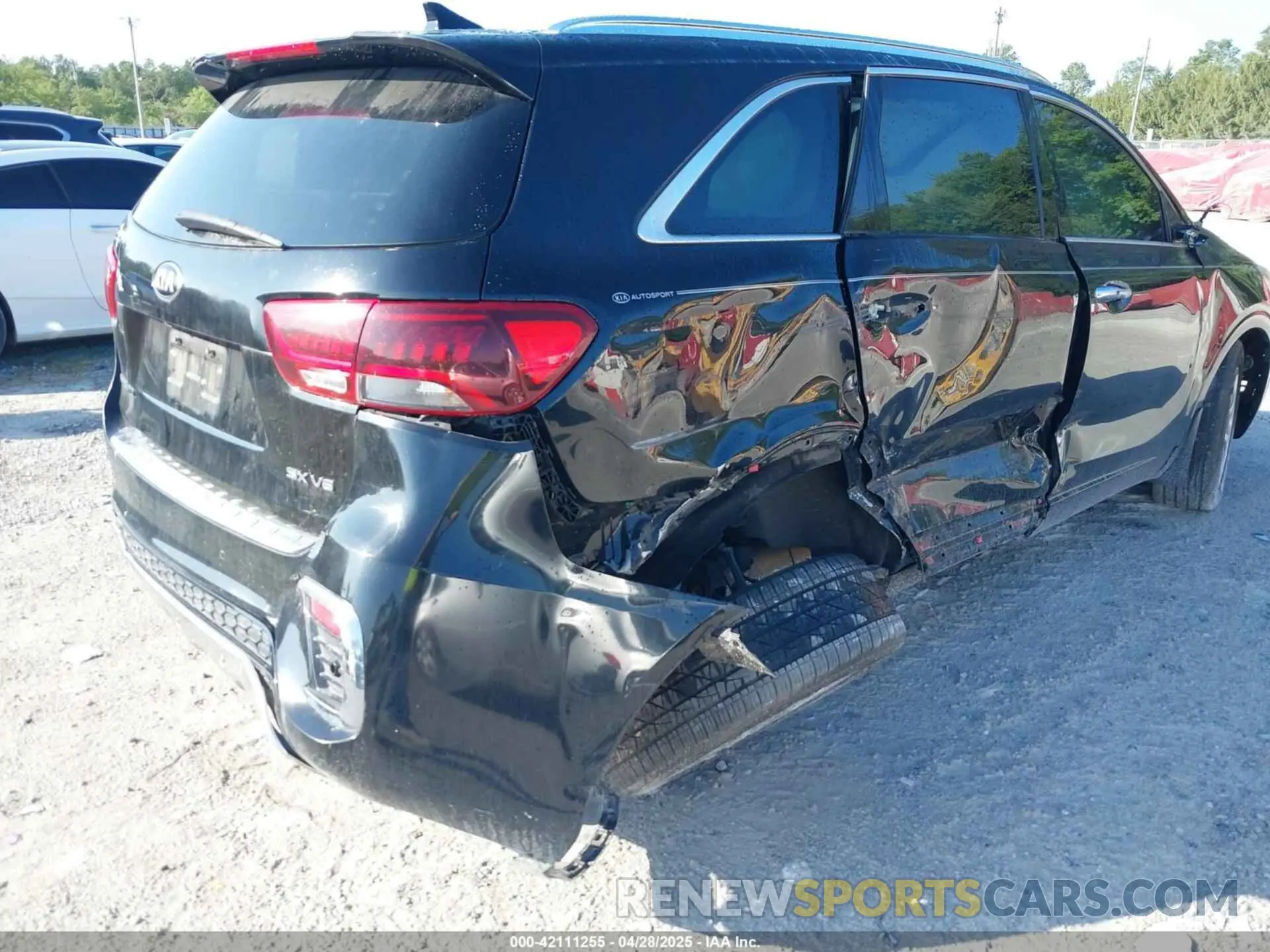 6 Photograph of a damaged car 5XYPK4A51KG553747 KIA SORENTO 2019