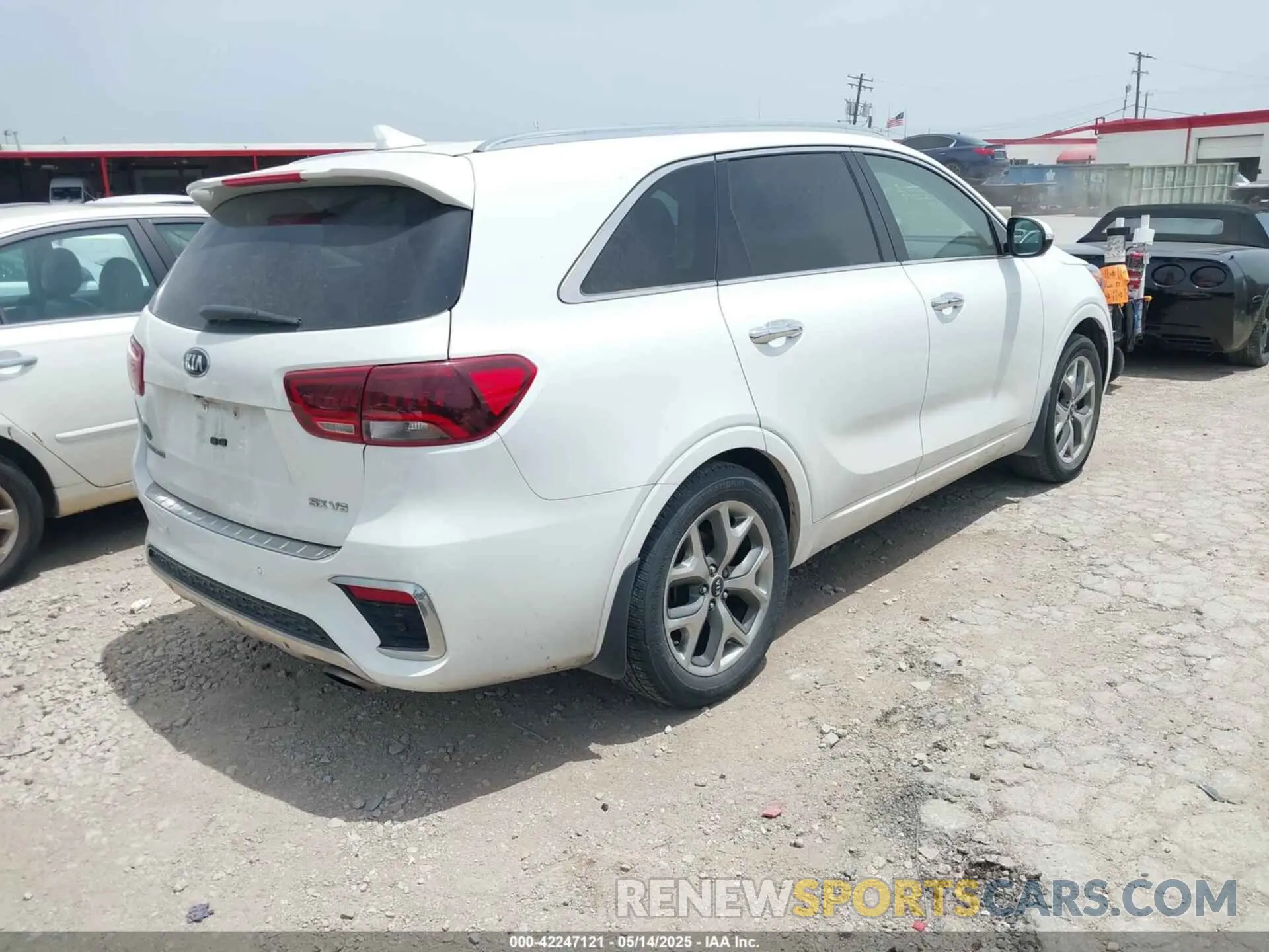 4 Photograph of a damaged car 5XYPK4A52KG450109 KIA SORENTO 2019