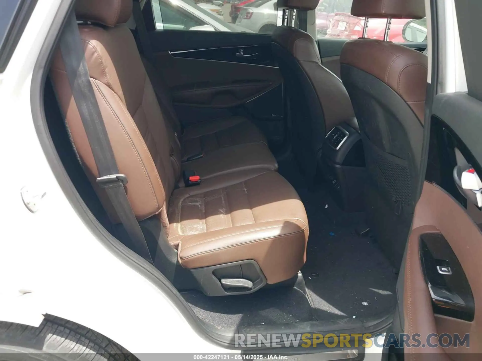 8 Photograph of a damaged car 5XYPK4A52KG450109 KIA SORENTO 2019