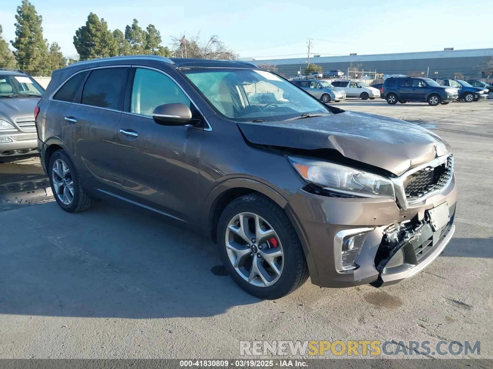 1 Photograph of a damaged car 5XYPK4A52KG478637 KIA SORENTO 2019