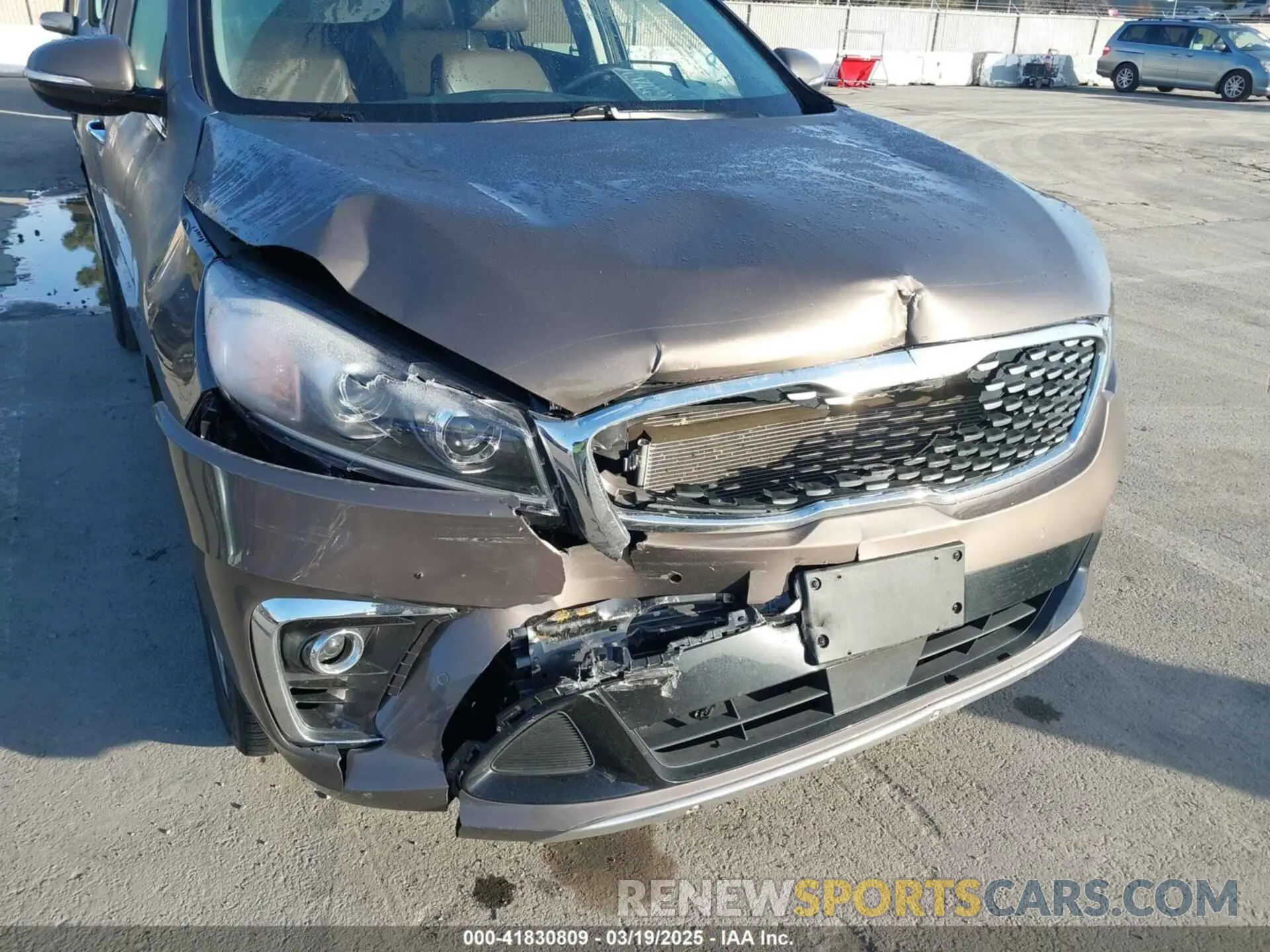 6 Photograph of a damaged car 5XYPK4A52KG478637 KIA SORENTO 2019