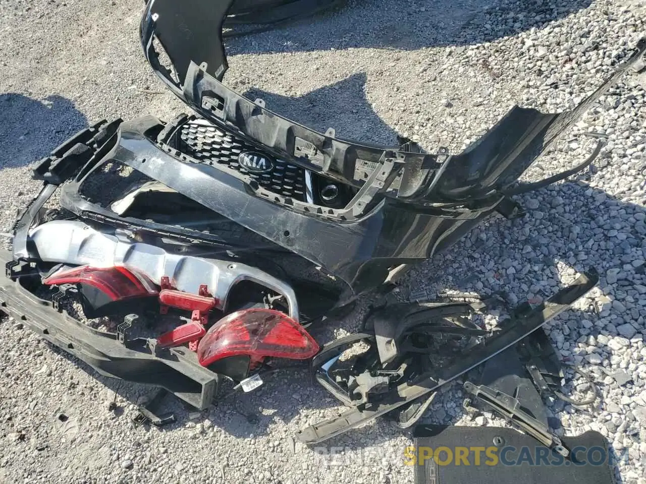 15 Photograph of a damaged car 5XYPK4A54KG504607 KIA SORENTO 2019