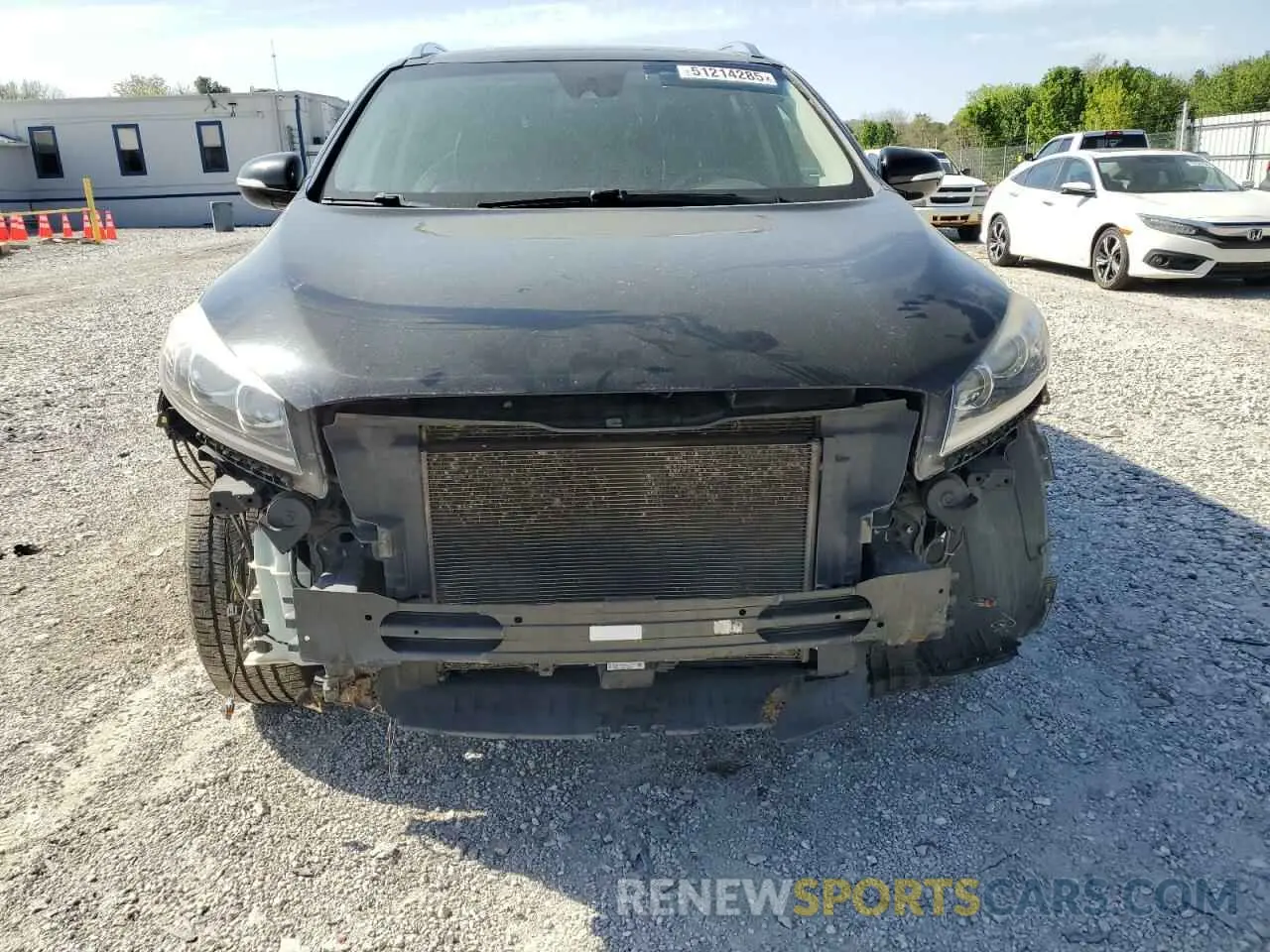 5 Photograph of a damaged car 5XYPK4A54KG504607 KIA SORENTO 2019