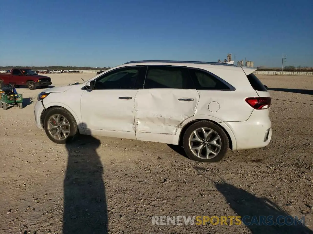 2 Photograph of a damaged car 5XYPK4A55KG434678 KIA SORENTO 2019
