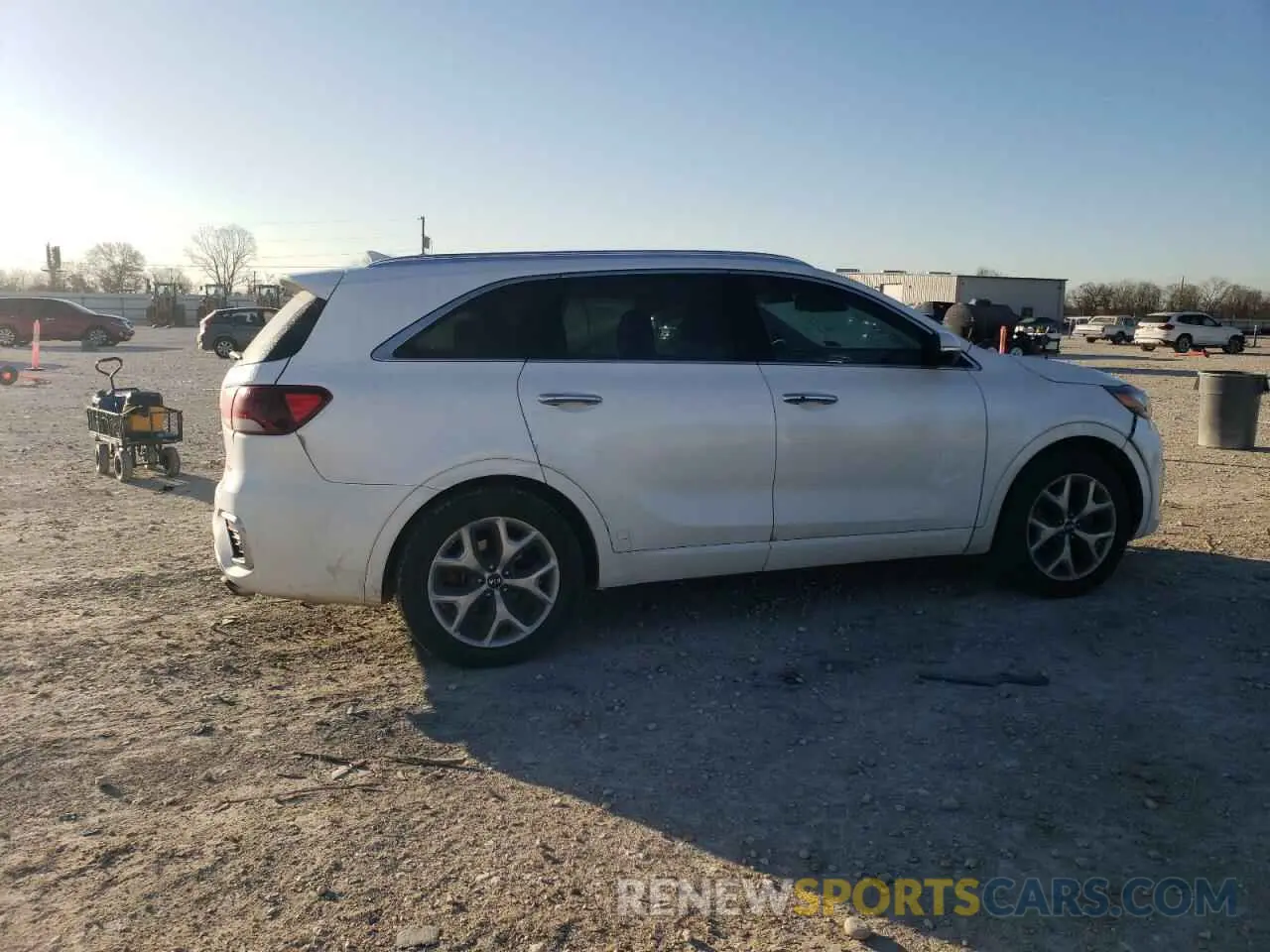3 Photograph of a damaged car 5XYPK4A55KG434678 KIA SORENTO 2019