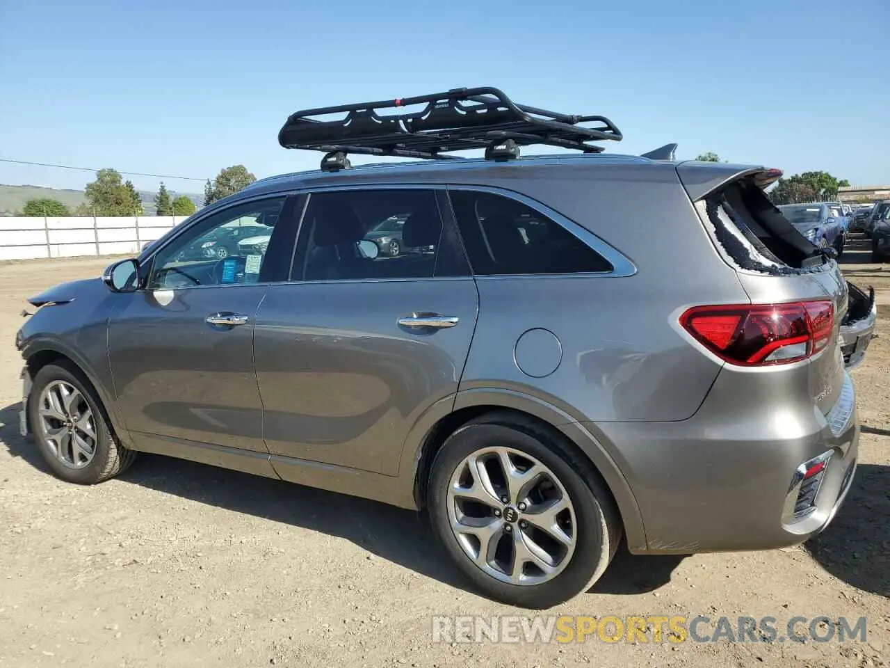 2 Photograph of a damaged car 5XYPK4A56KG528438 KIA SORENTO 2019