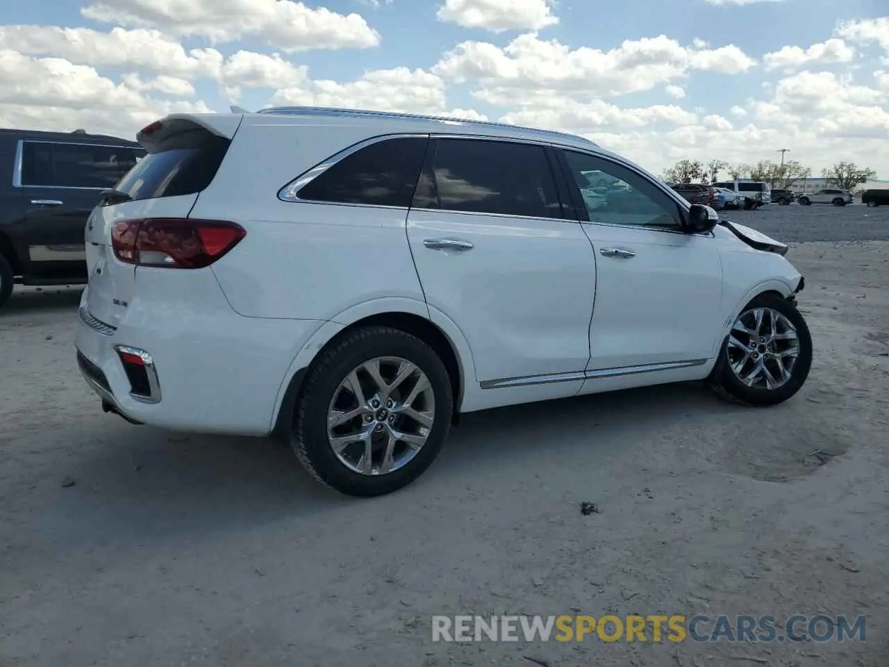 3 Photograph of a damaged car 5XYPK4A5XKG460936 KIA SORENTO 2019