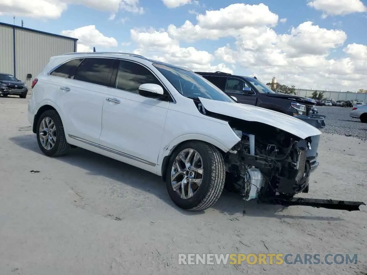 4 Photograph of a damaged car 5XYPK4A5XKG460936 KIA SORENTO 2019