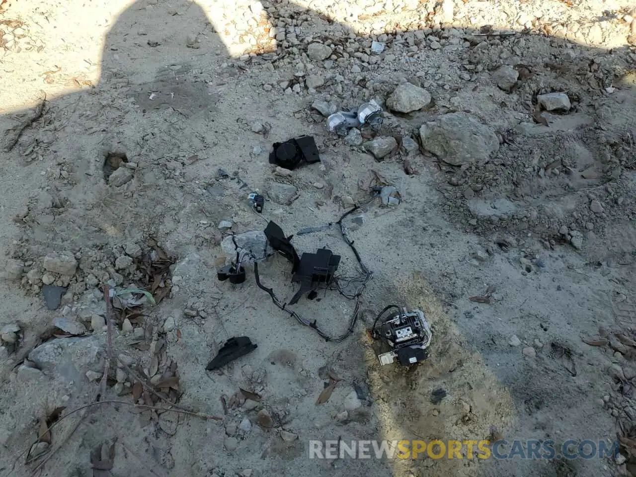 13 Photograph of a damaged car 5XYPK4A5XKG529740 KIA SORENTO 2019