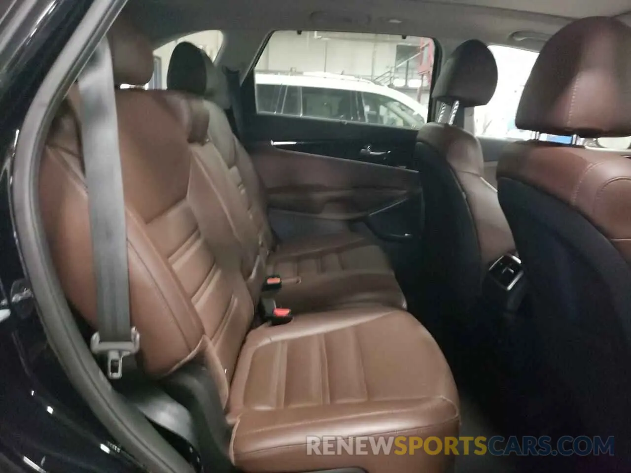 11 Photograph of a damaged car 5XYPKDA50KG467054 KIA SORENTO 2019