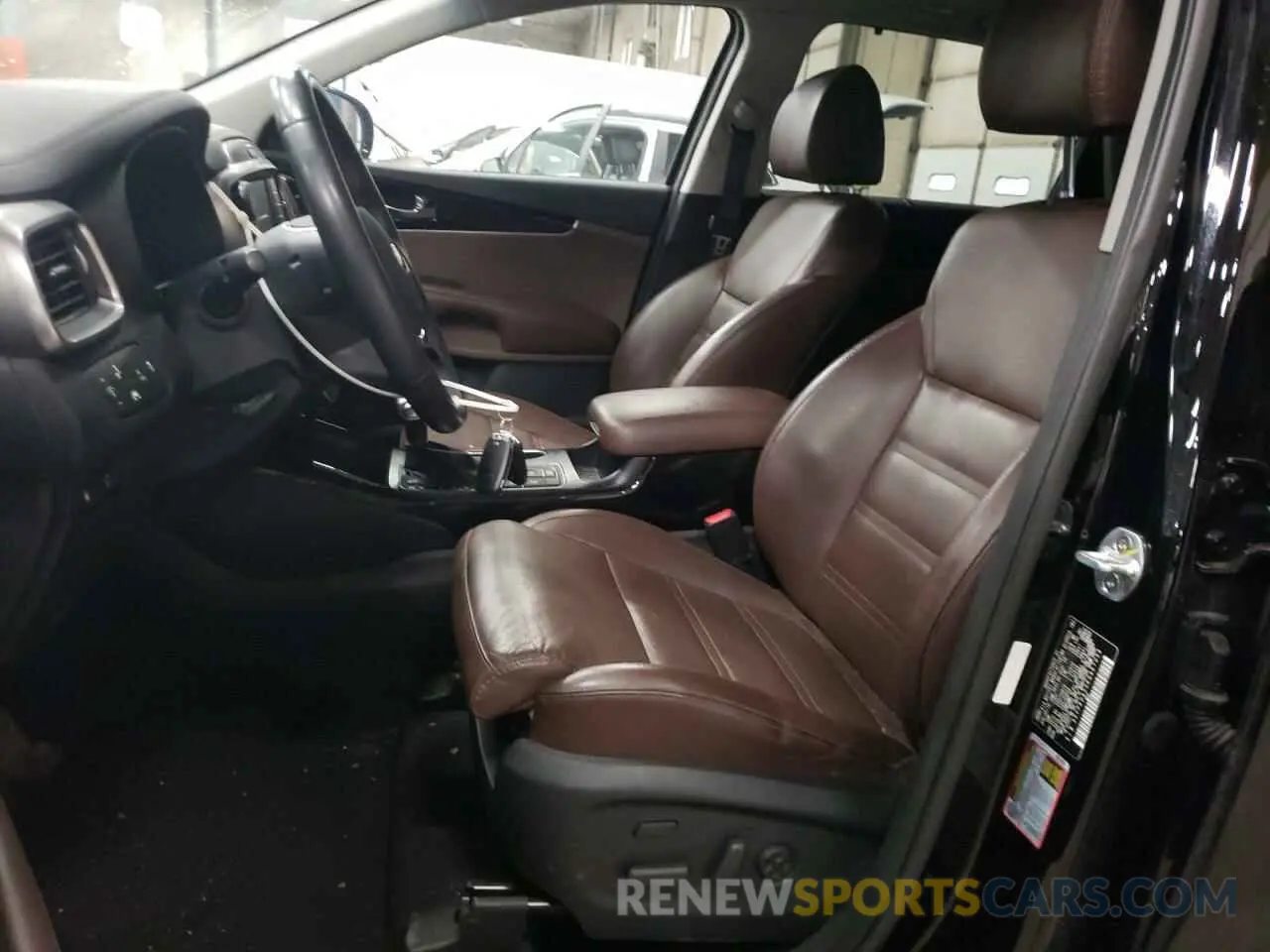 7 Photograph of a damaged car 5XYPKDA50KG467054 KIA SORENTO 2019