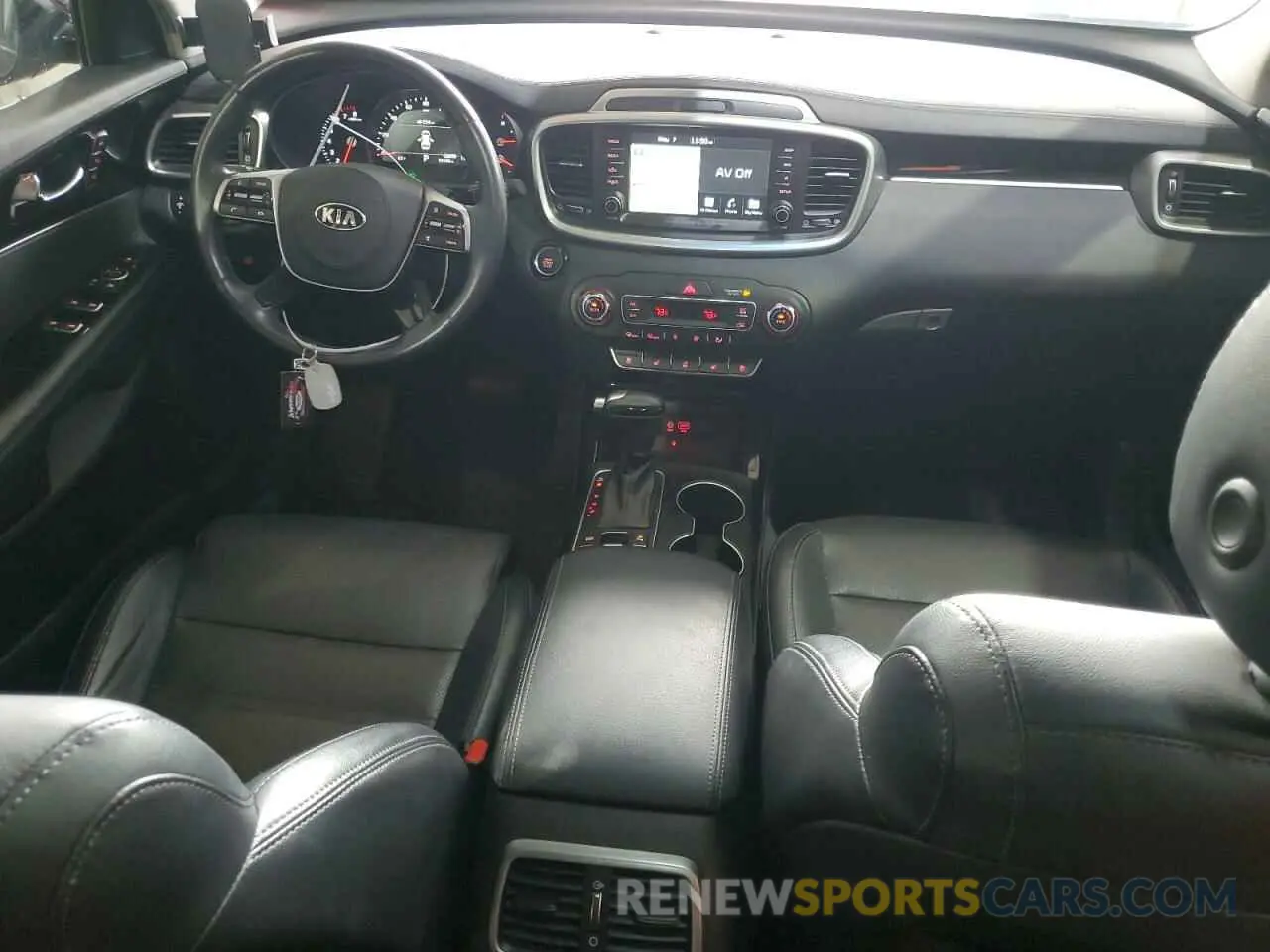 8 Photograph of a damaged car 5XYPKDA51KG524457 KIA SORENTO 2019