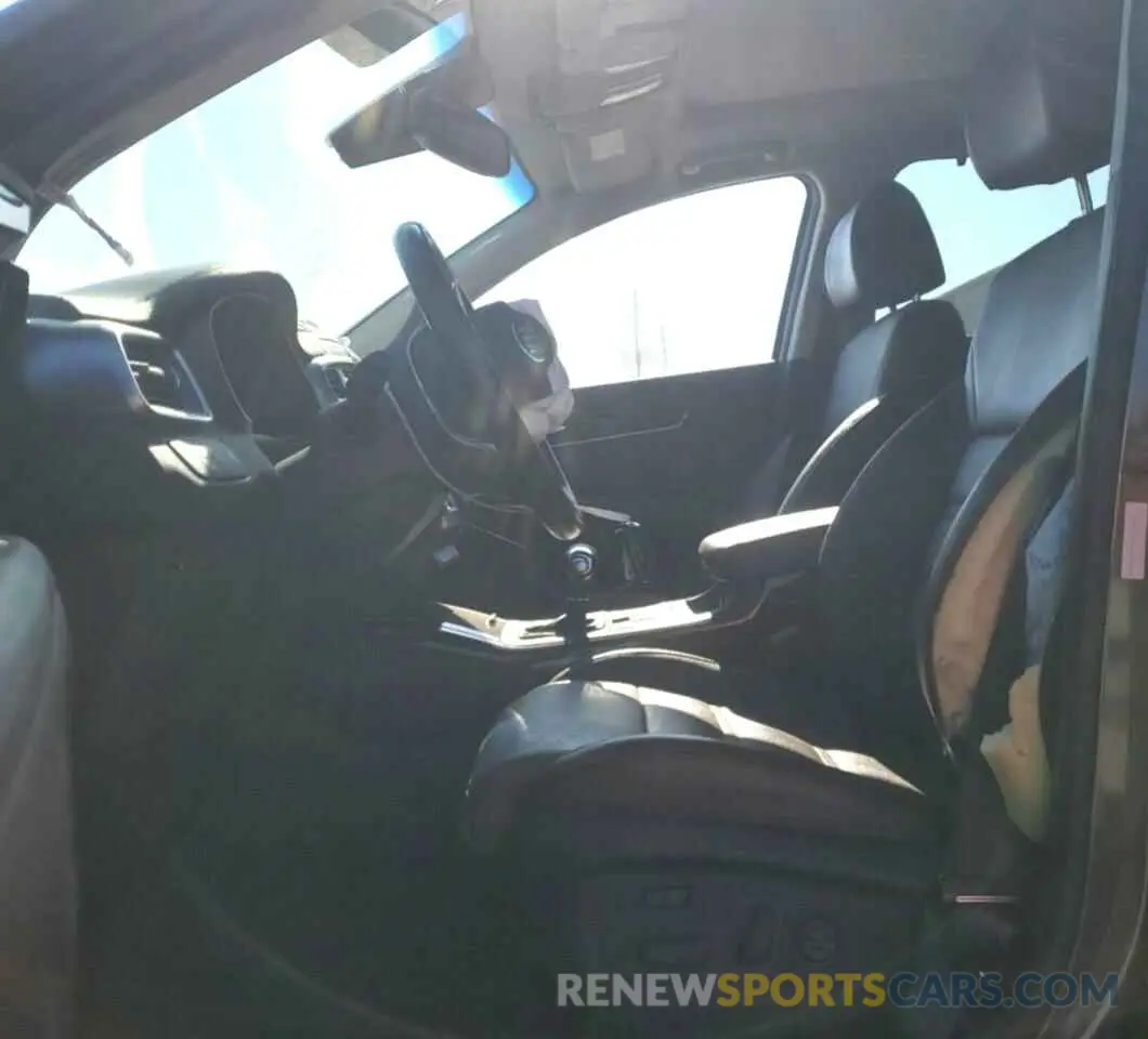 7 Photograph of a damaged car 5XYPKDA52KG454368 KIA SORENTO 2019