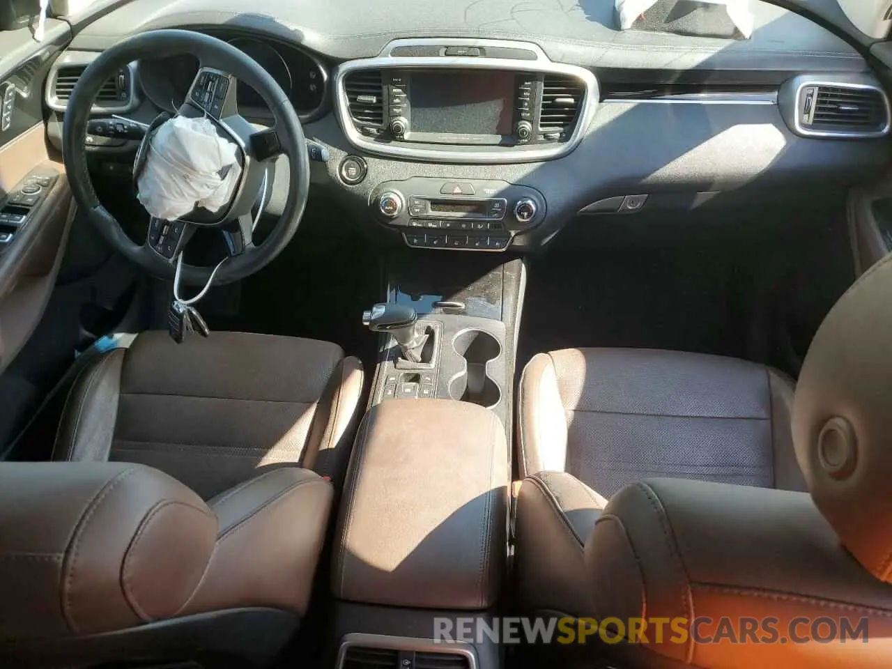 8 Photograph of a damaged car 5XYPKDA52KG454368 KIA SORENTO 2019