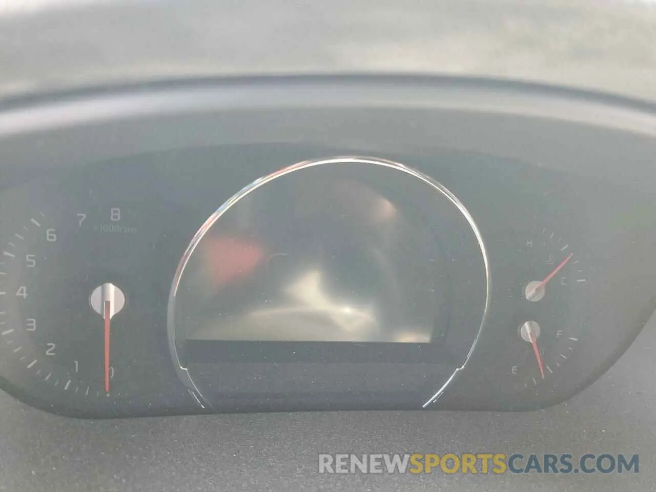 9 Photograph of a damaged car 5XYPKDA52KG454368 KIA SORENTO 2019