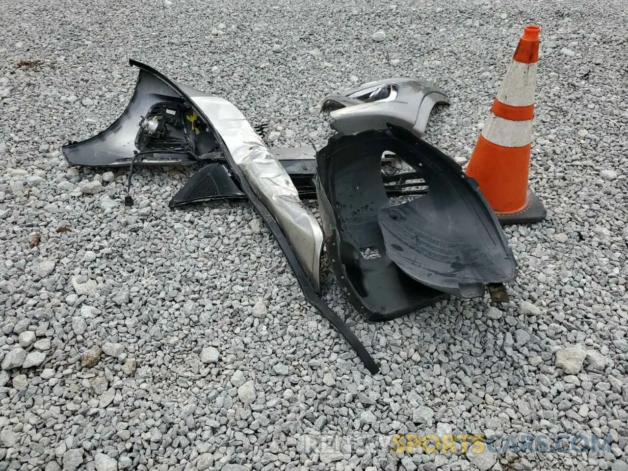 13 Photograph of a damaged car 5XYPKDA53KG505814 KIA SORENTO 2019