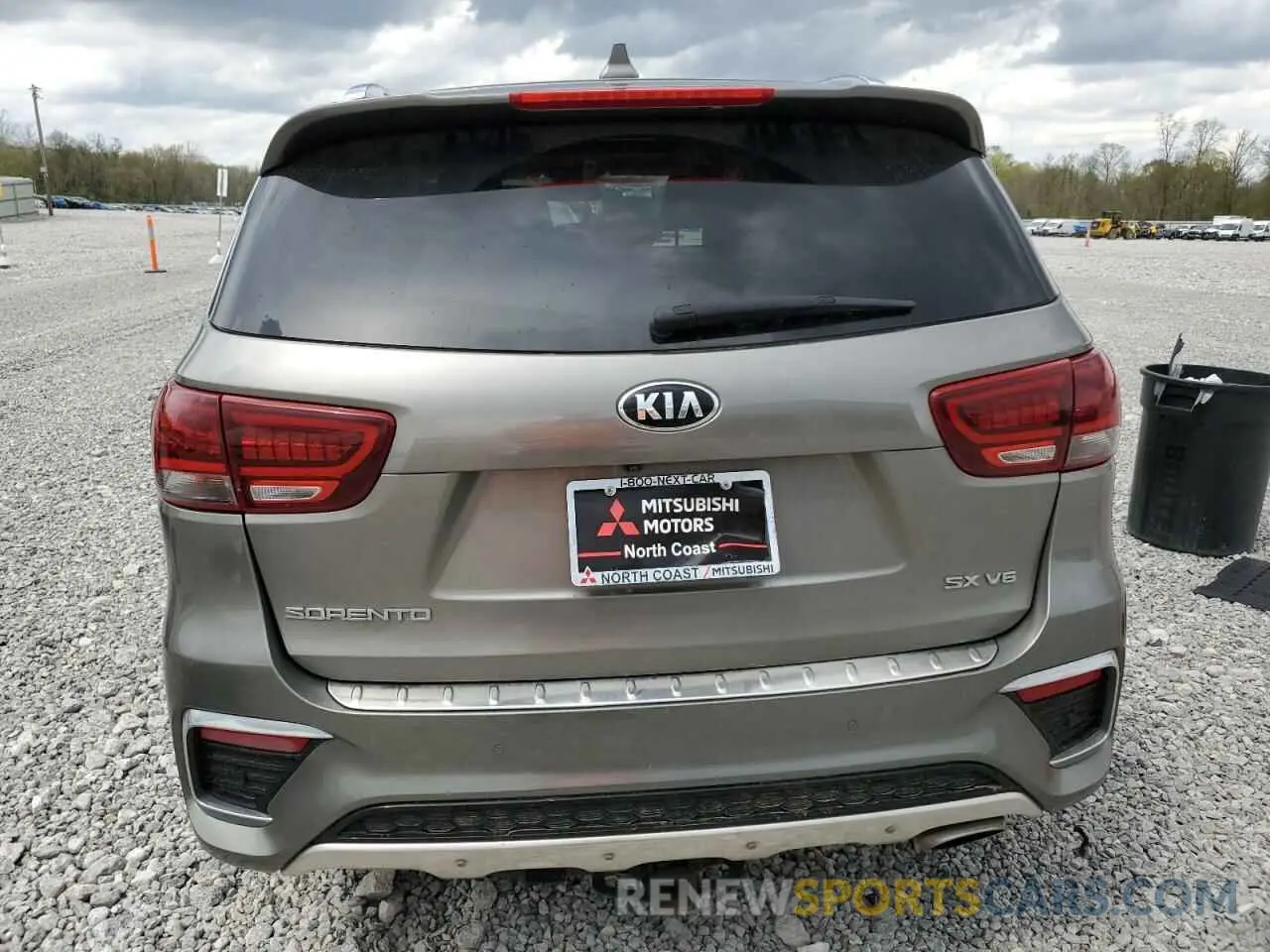 6 Photograph of a damaged car 5XYPKDA53KG505814 KIA SORENTO 2019