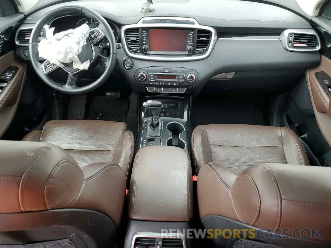 8 Photograph of a damaged car 5XYPKDA53KG505814 KIA SORENTO 2019