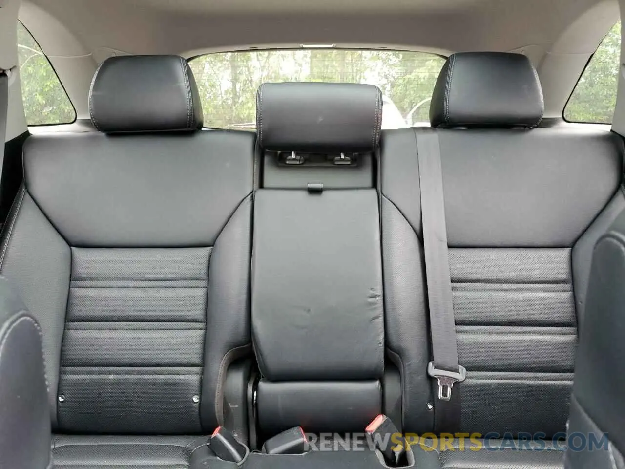 10 Photograph of a damaged car 5XYPKDA54KG459474 KIA SORENTO 2019